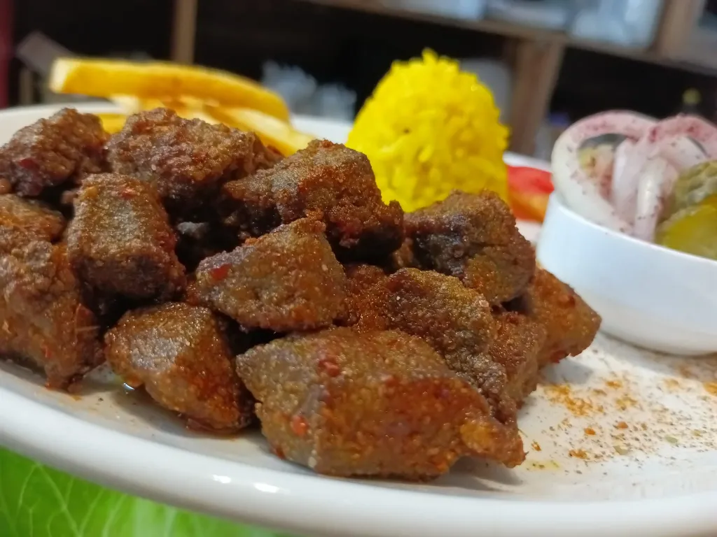 Arnavut usulu ciğer porsiyon