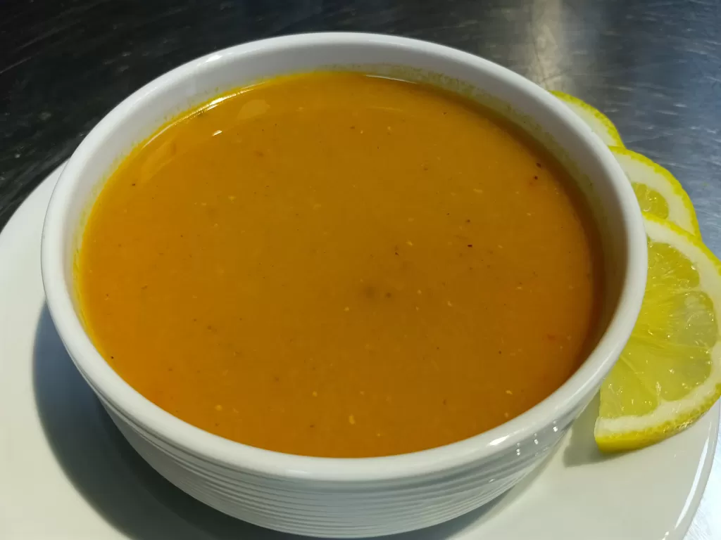 Tavuk suyu çorbası