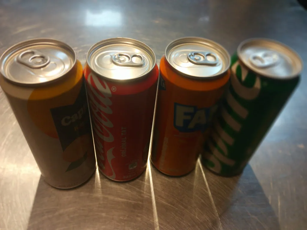 kutu kola,fanta,m.suyu